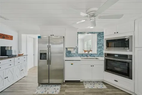 13700 Leslie Drive Hudson FL 34667