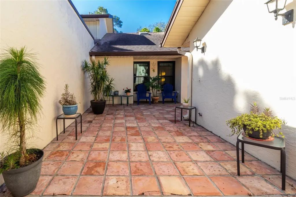 4660 La Jolla Drive Bradenton FL 34210