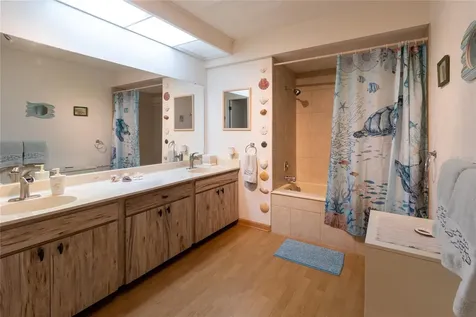 4660 La Jolla Drive Bradenton FL 34210