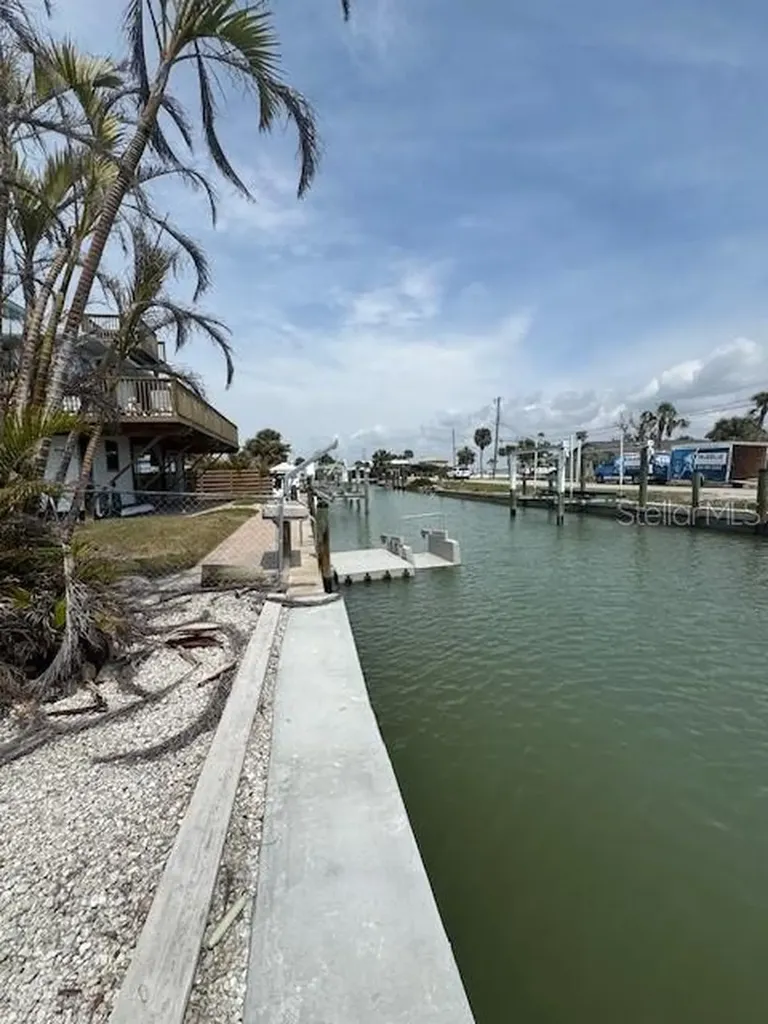 1285 Holiday Drive Englewood FL 34223