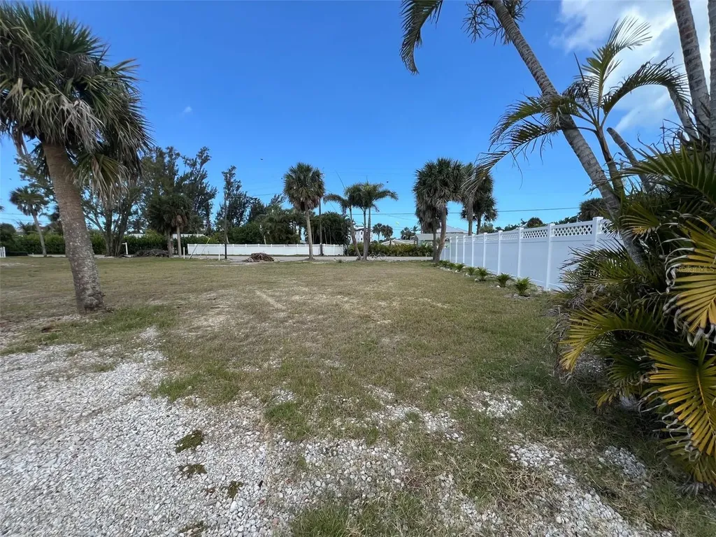 1285 Holiday Drive Englewood FL 34223