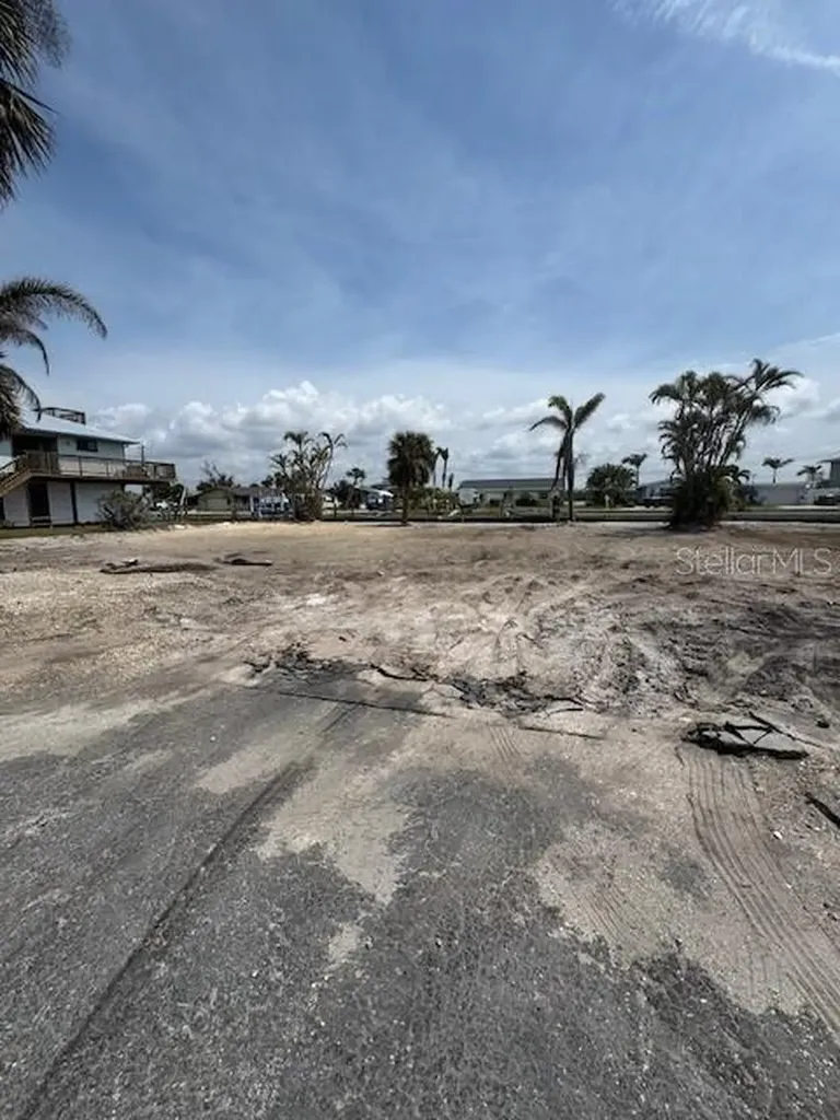 1285 Holiday Drive Englewood FL 34223