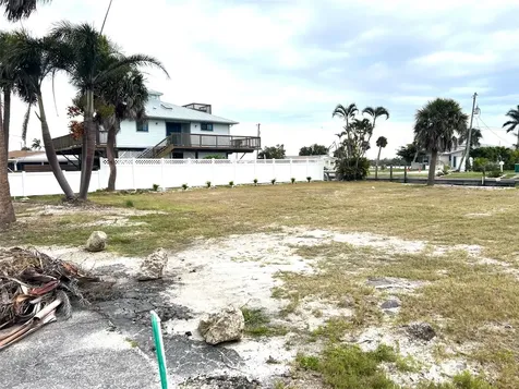 1285 Holiday Drive Englewood FL 34223