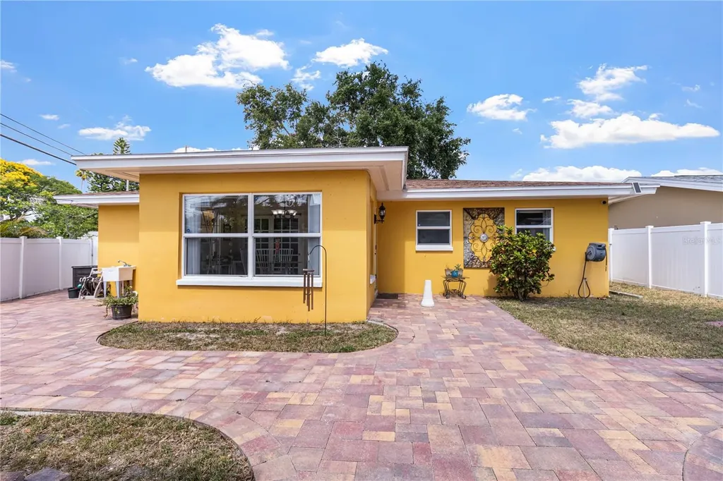 2042 Isabelle Street Largo FL 33774
