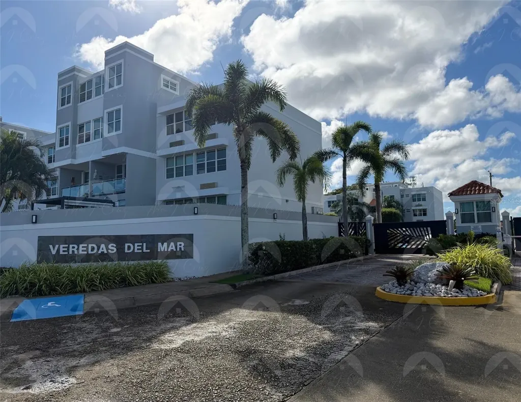 208 Cond. Veredas Del Mar Vega Baja PR 00693