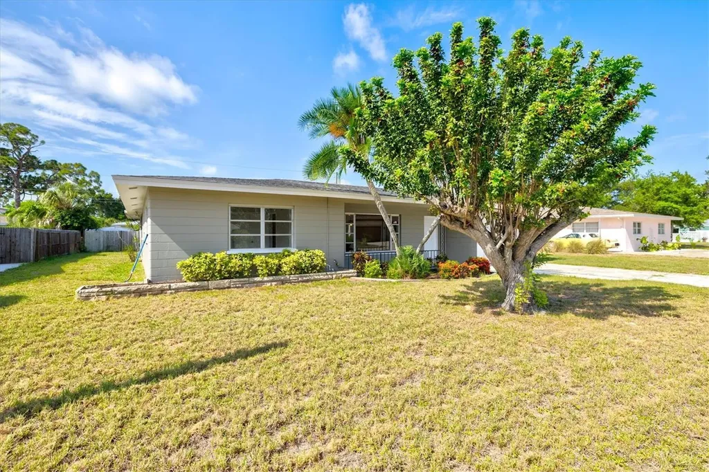 106 Aurora Street E Venice FL 34285