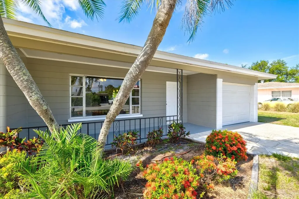 106 Aurora Street E Venice FL 34285