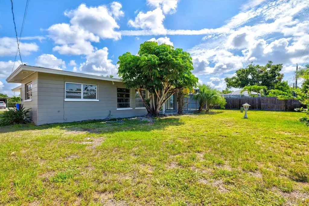 106 Aurora Street E Venice FL 34285