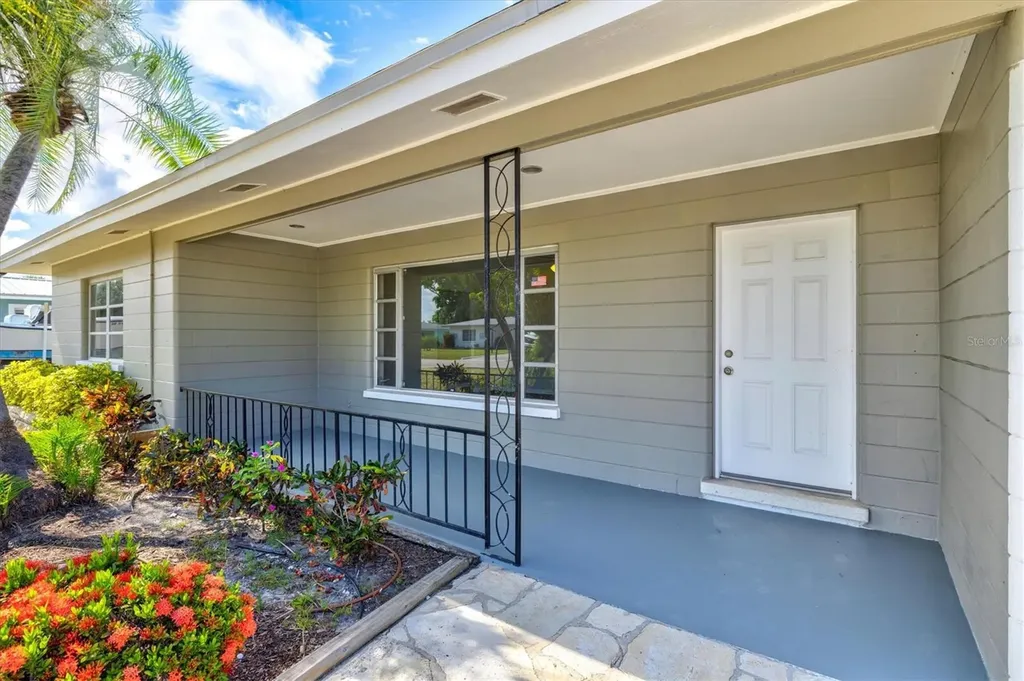 106 Aurora Street E Venice FL 34285