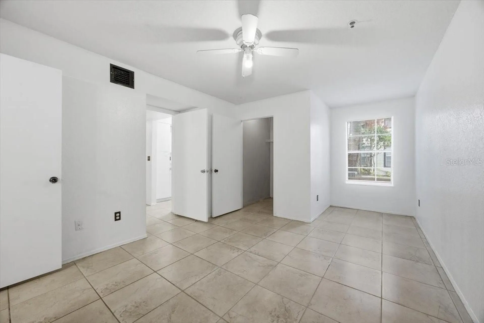 1602 Columbia Arms Circle Kissimmee FL 34741