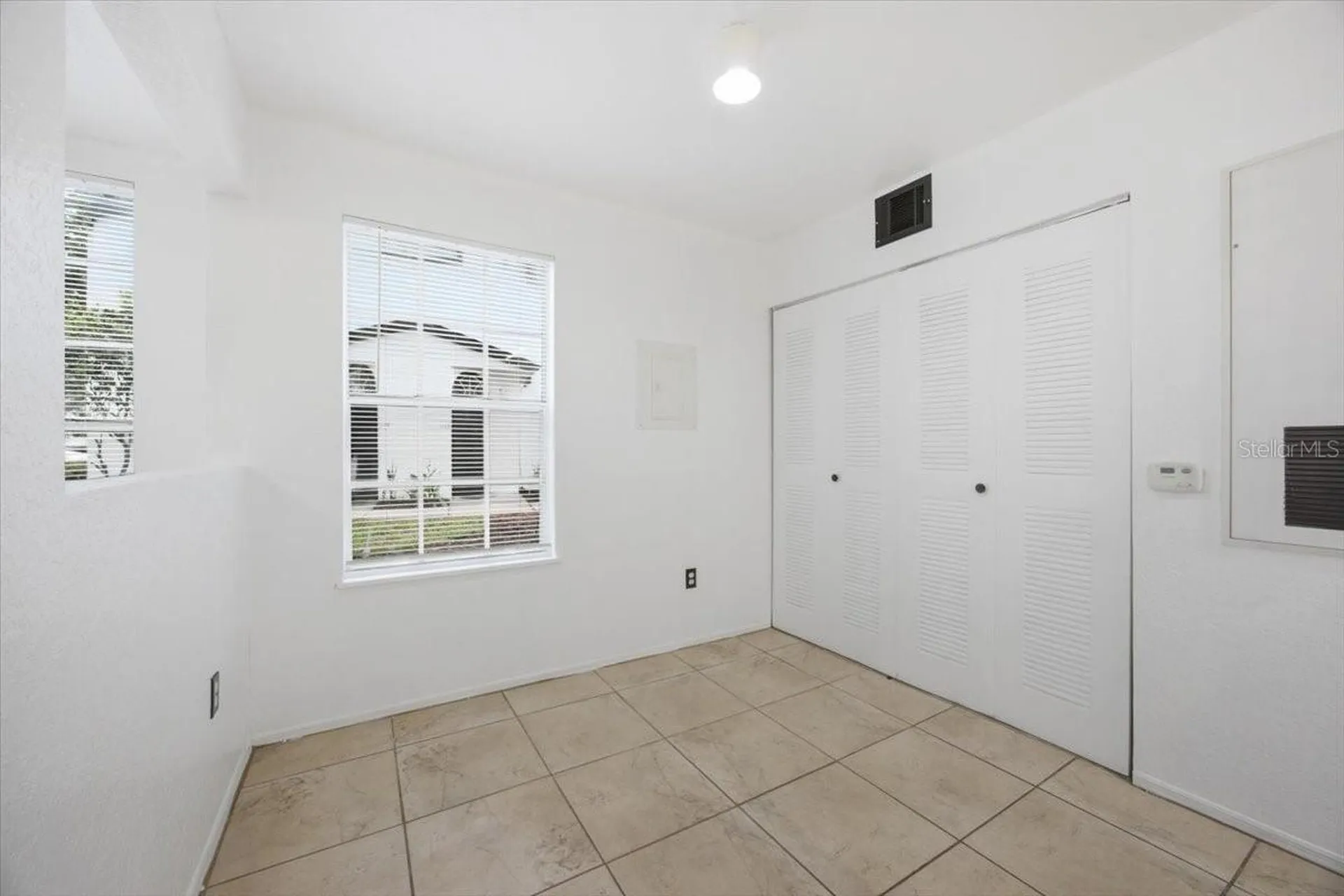 1602 Columbia Arms Circle Kissimmee FL 34741