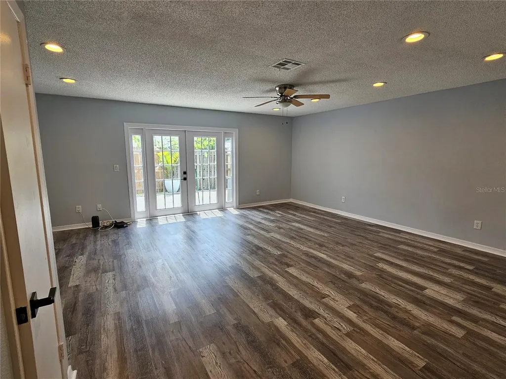 13817 Stone Mill Way Tampa FL 33613