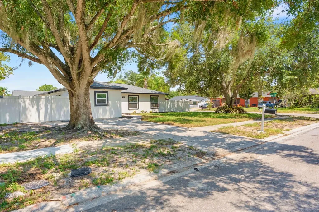 1201 Windy Ridge Drive Brandon FL 33510