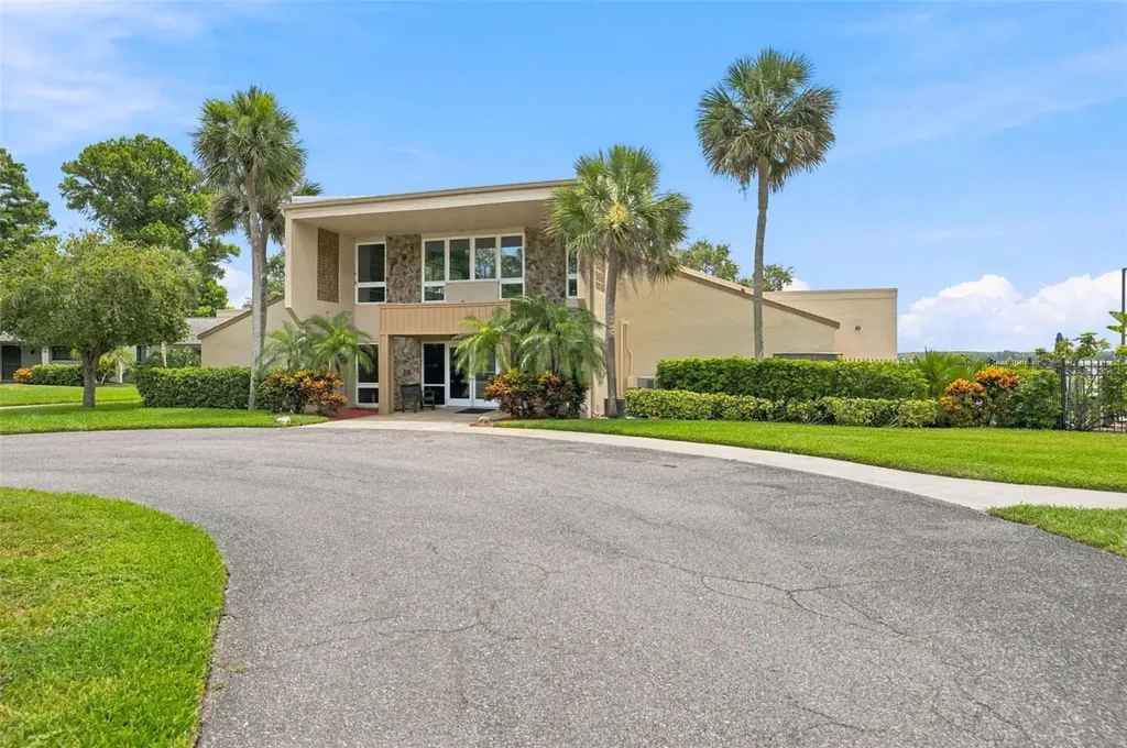90 S Highland Avenue Tarpon Springs FL 34689