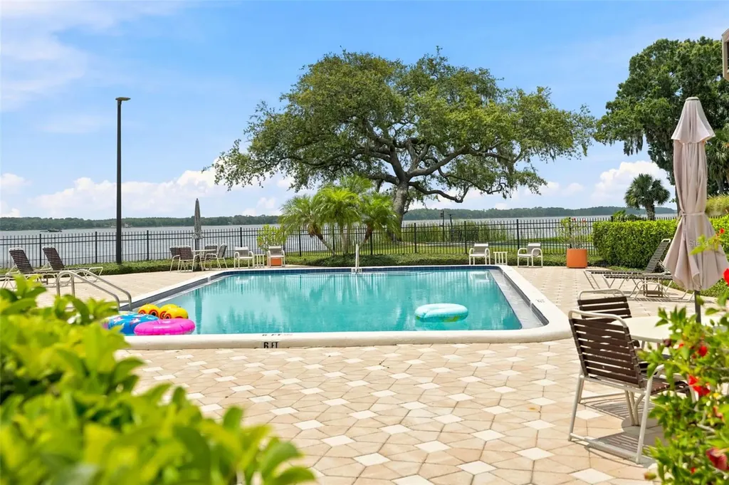 90 S Highland Avenue Tarpon Springs FL 34689