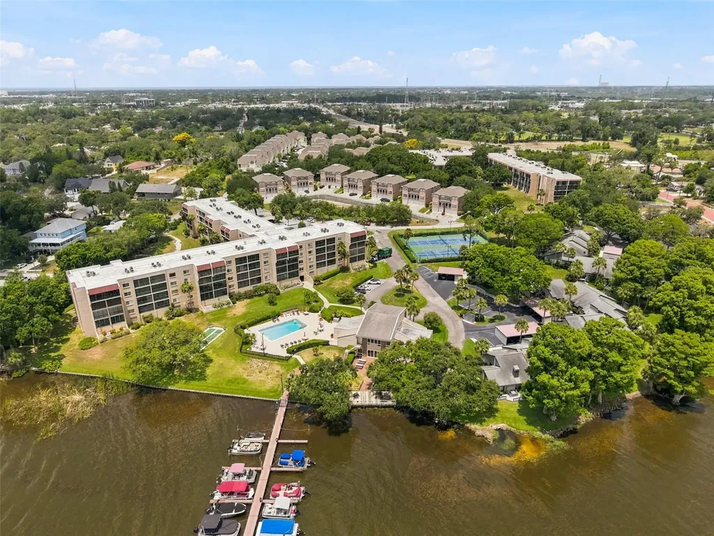 90 S Highland Avenue Tarpon Springs FL 34689
