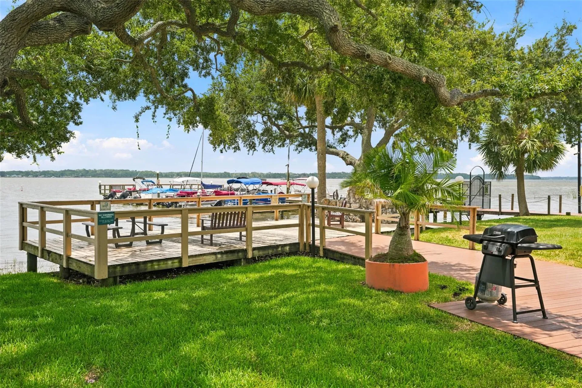 90 S Highland Avenue Tarpon Springs FL 34689