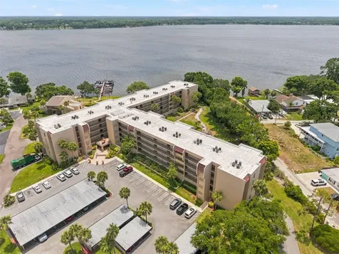 90 S Highland Avenue Tarpon Springs FL 34689