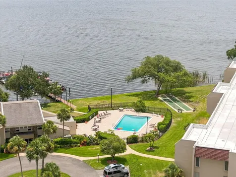 90 S Highland Avenue Tarpon Springs FL 34689