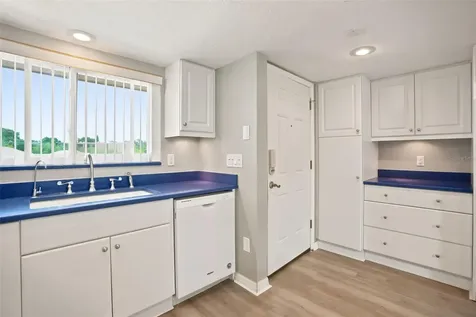 90 S Highland Avenue Tarpon Springs FL 34689