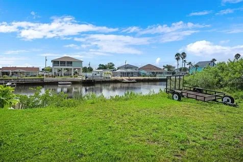 Paradise Circle Hernando Beach FL 34607