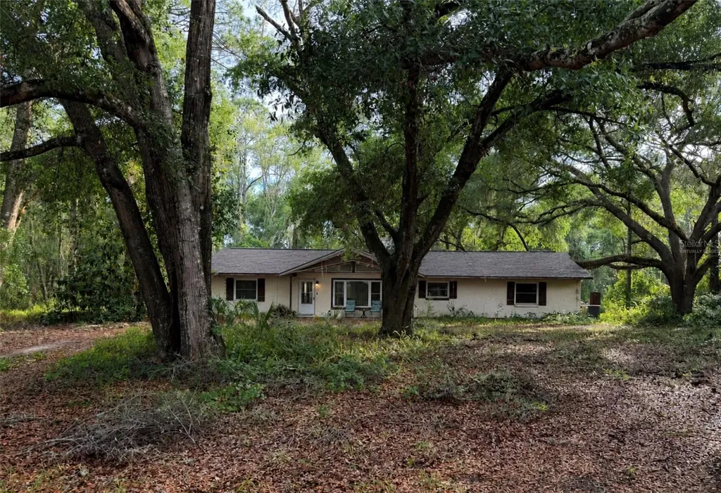 1988 SE 161st Avenue Ocklawaha FL 32179