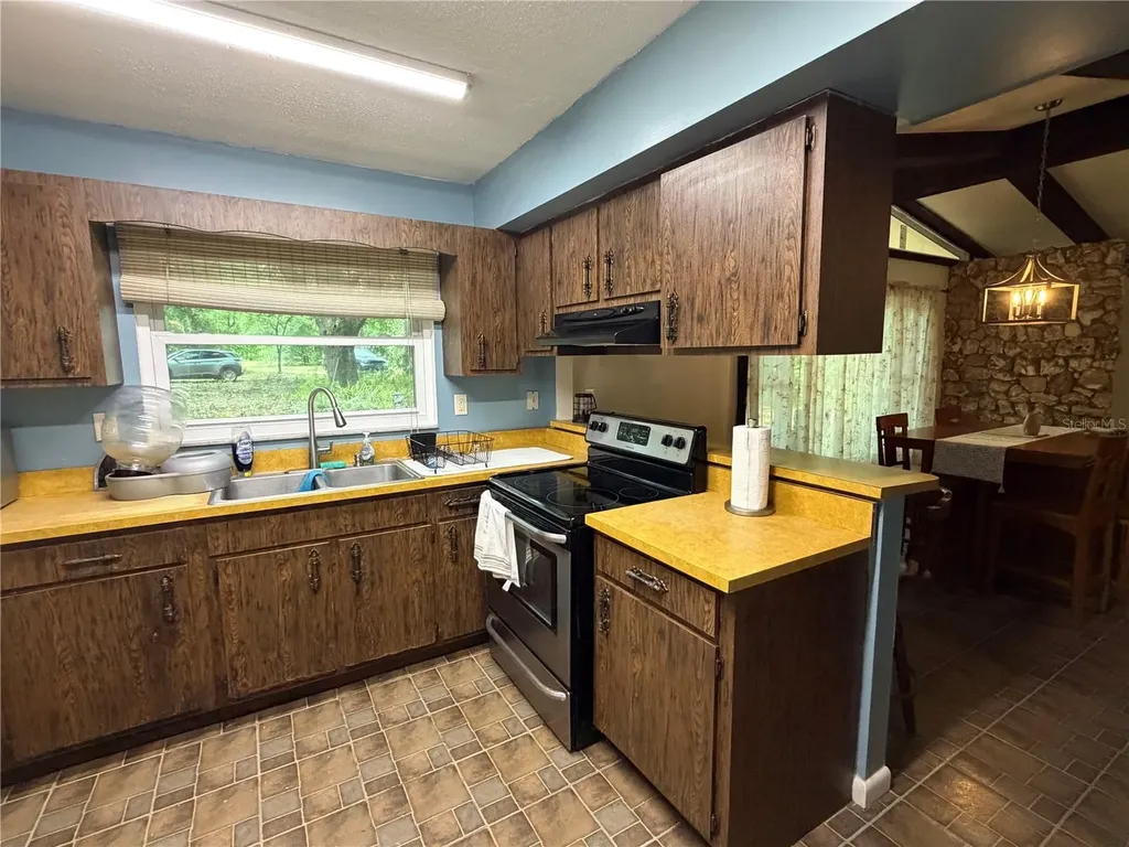 1988 SE 161st Avenue Ocklawaha FL 32179