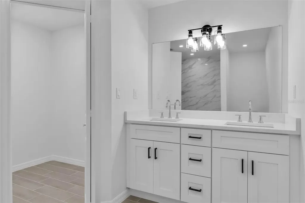 2221 NW 43rd Avenue Cape Coral FL 33993