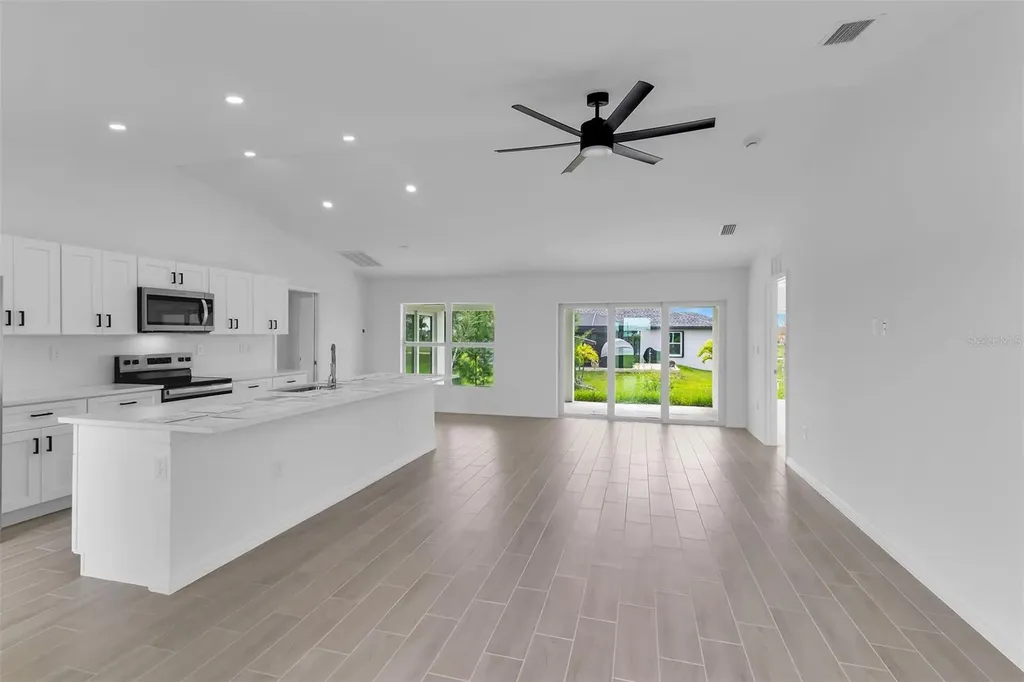 2221 NW 43rd Avenue Cape Coral FL 33993