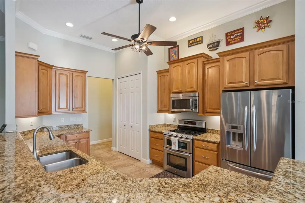 8872 Bridgeport Bay Circle Mount Dora FL 32757