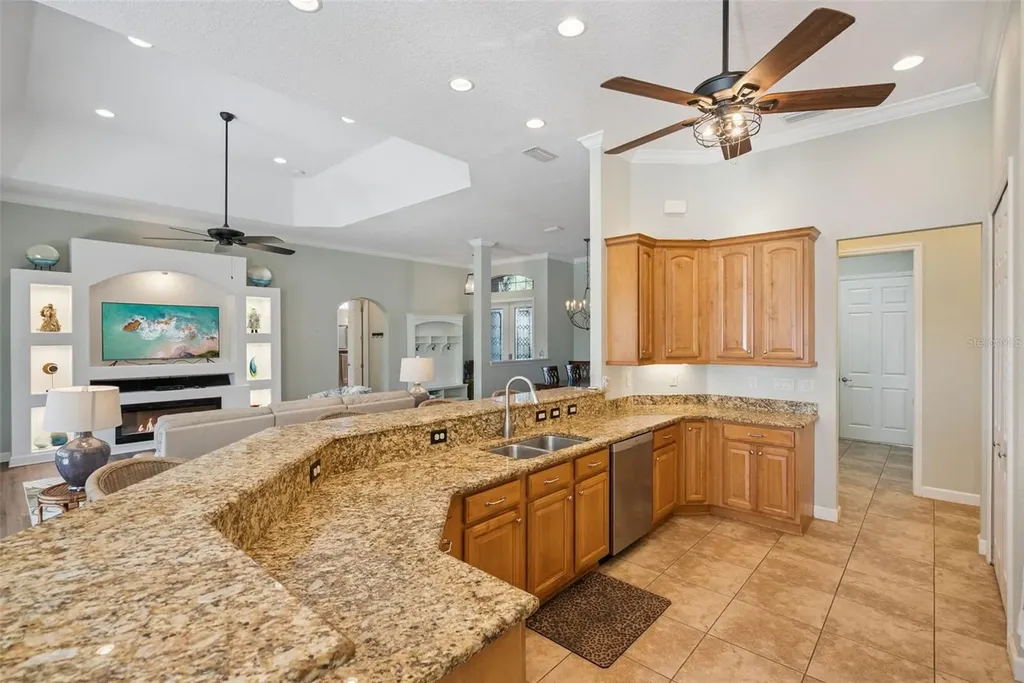 8872 Bridgeport Bay Circle Mount Dora FL 32757
