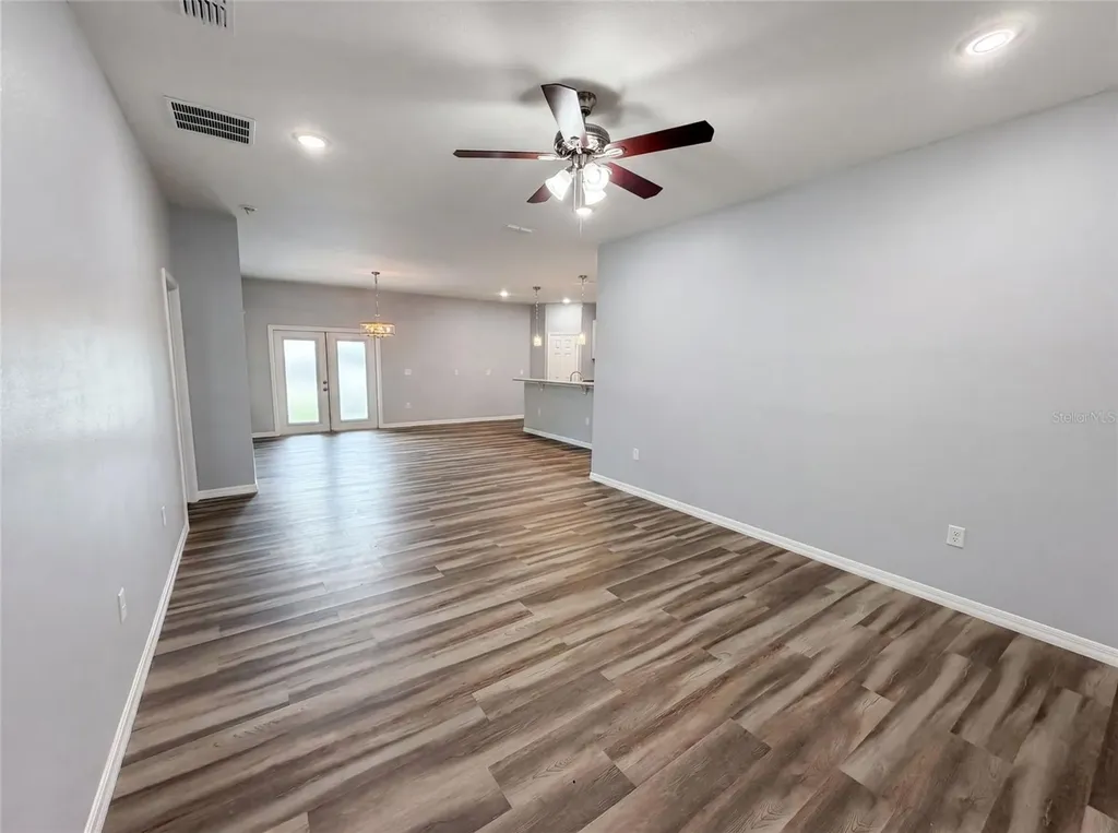 1013 W 11th Street Sanford FL 32771