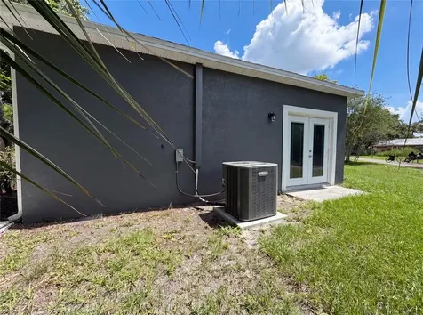 1013 W 11th Street Sanford FL 32771