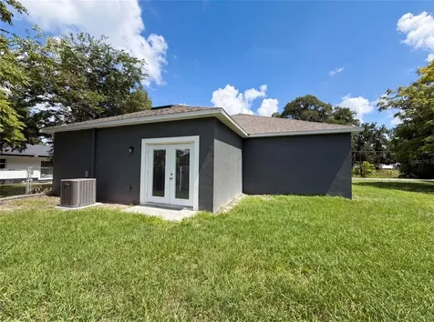1013 W 11th Street Sanford FL 32771