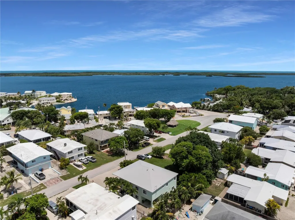 417 3rd Street Key Largo FL 33037
