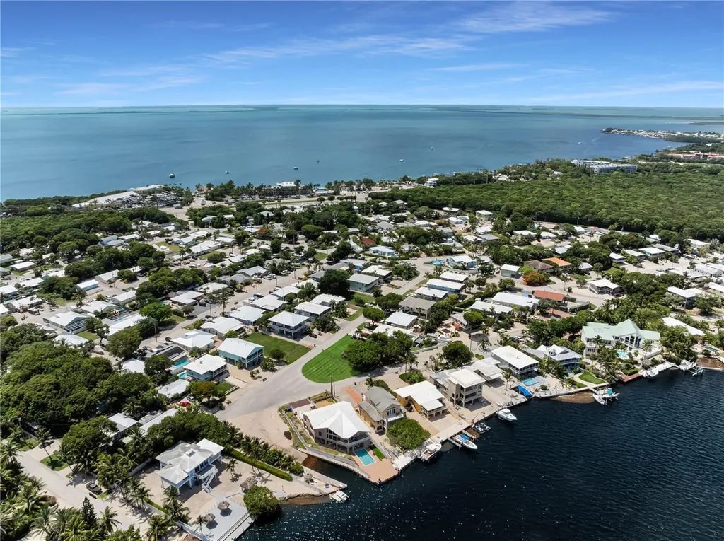 417 3rd Street Key Largo FL 33037