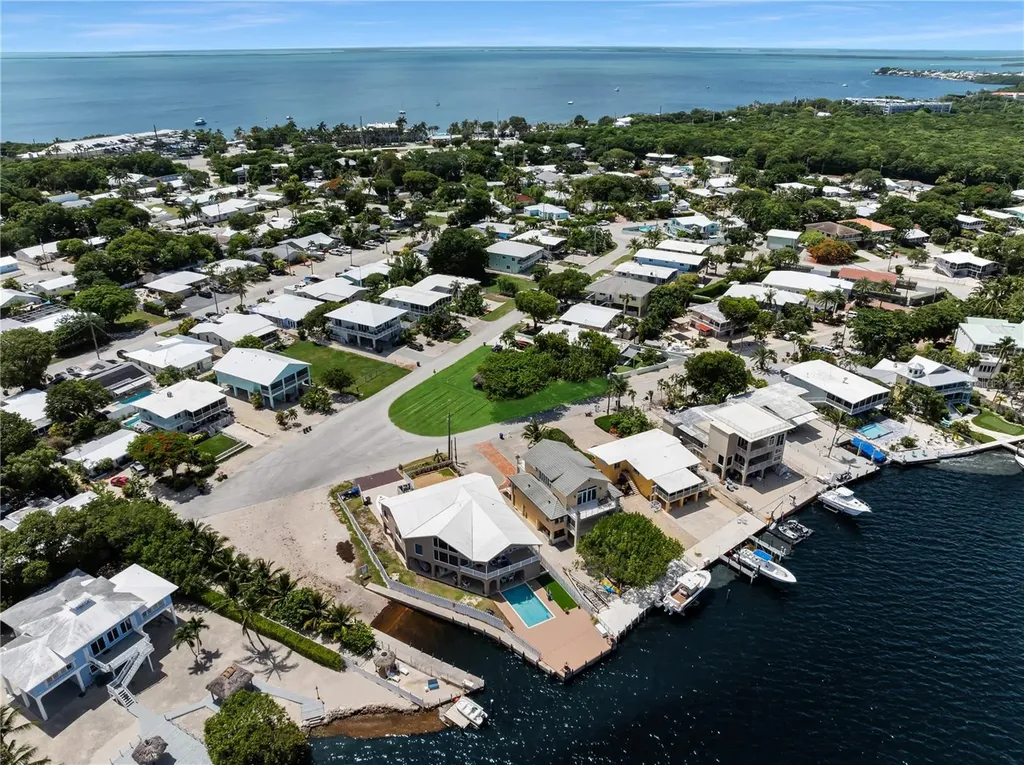 417 3rd Street Key Largo FL 33037