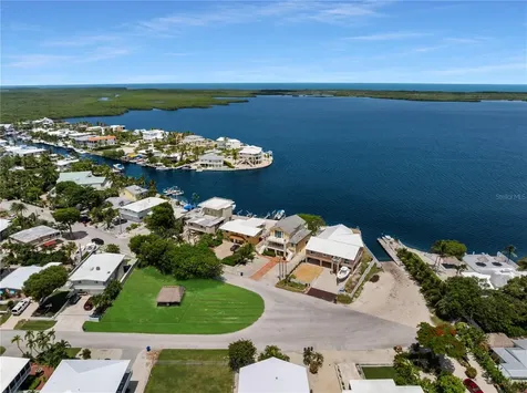 417 3rd Street Key Largo FL 33037