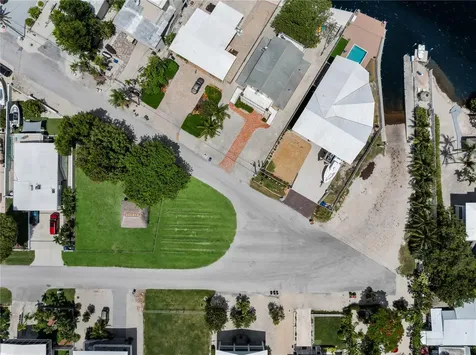 417 3rd Street Key Largo FL 33037