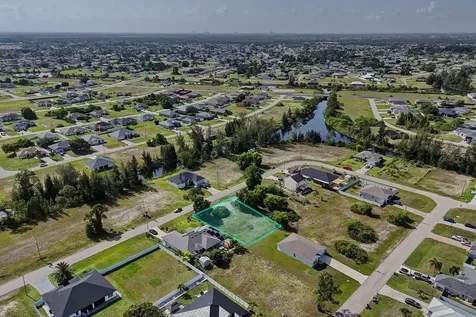 3912 NE 9th Avenue Cape Coral FL 33909