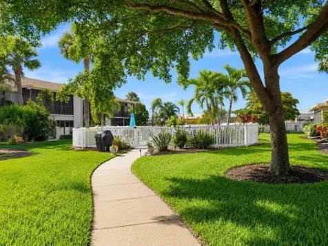 6132 7th Avenue W Bradenton FL 34209