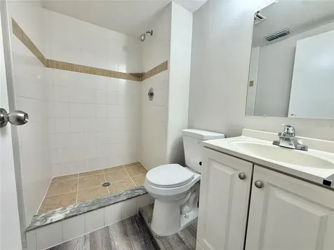 1228 Pine Sap Court Orlando FL 32825