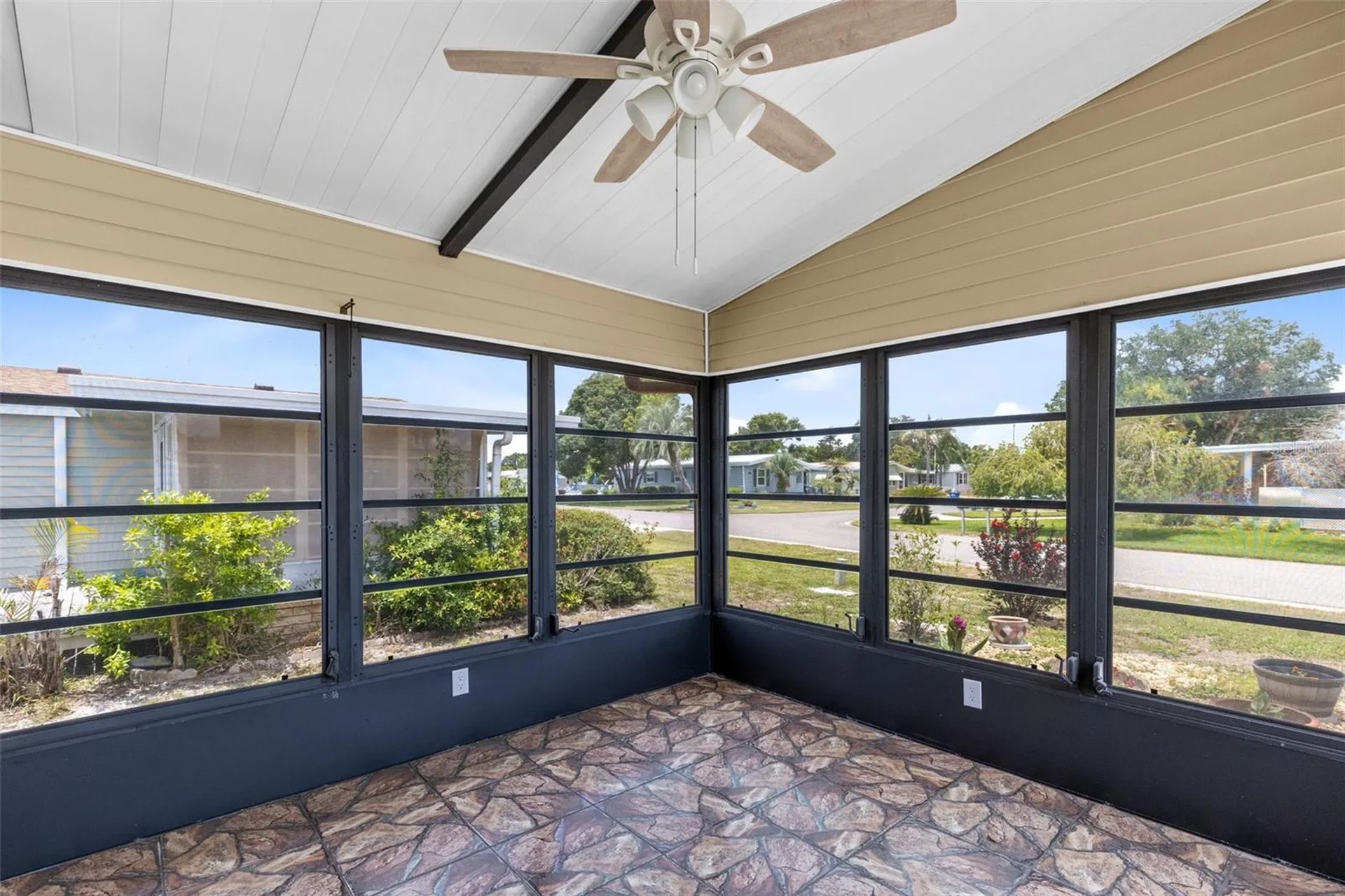 3217 Rainbow Road Tavares FL 32778