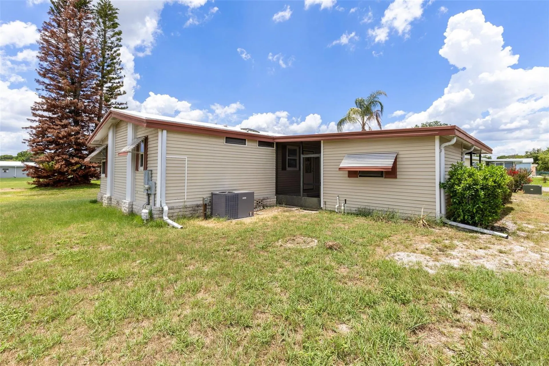 3217 Rainbow Road Tavares FL 32778