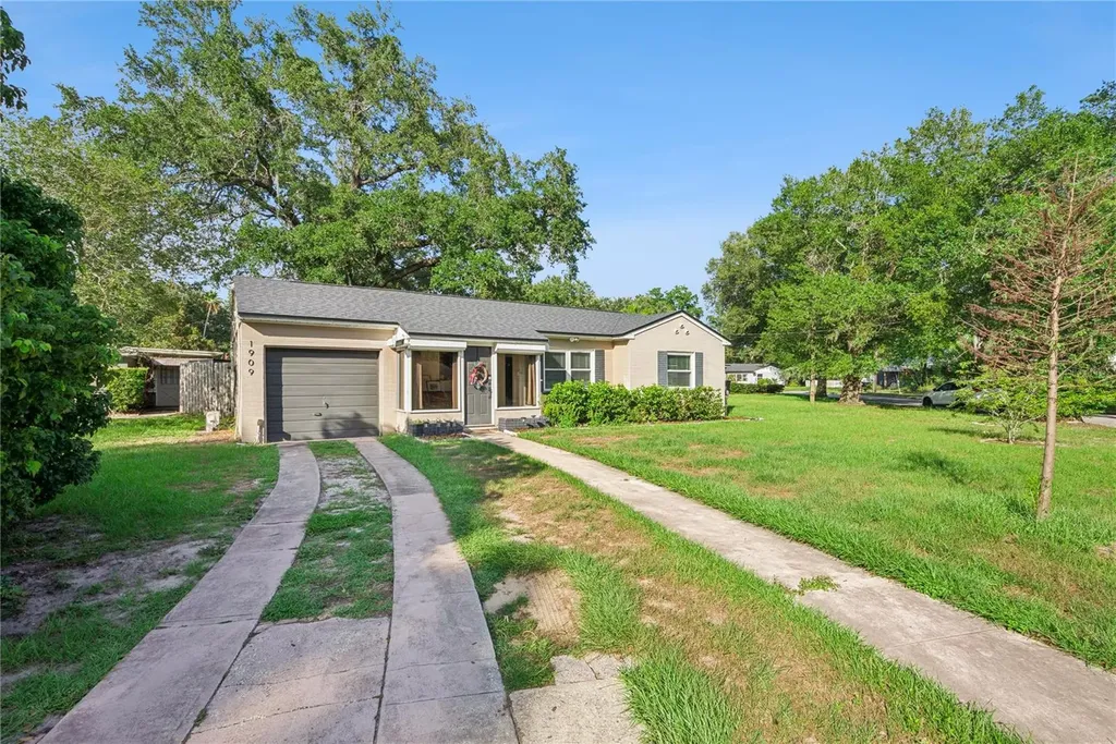 1909 Fern Circle Orlando FL 32803