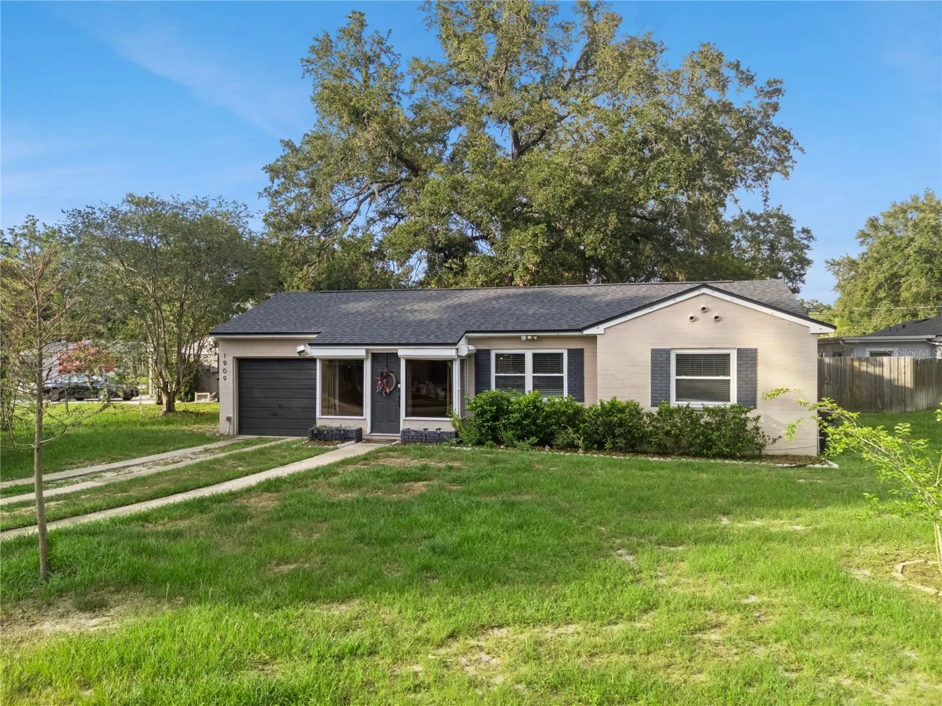 1909 Fern Circle Orlando FL 32803