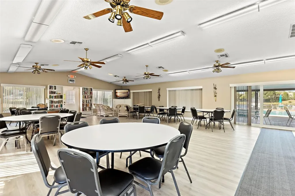 1290 Pine Ridge Circle E Tarpon Springs FL 34688