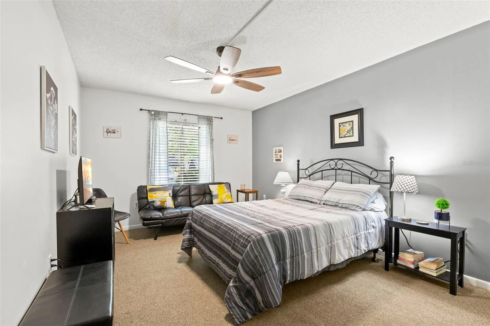 1290 Pine Ridge Circle E Tarpon Springs FL 34688