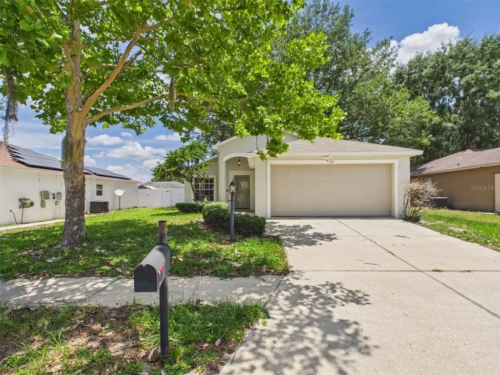 128 Eagle Point Boulevard Auburndale FL 33823