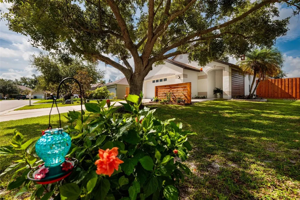 4909 70th Street E Palmetto FL 34221